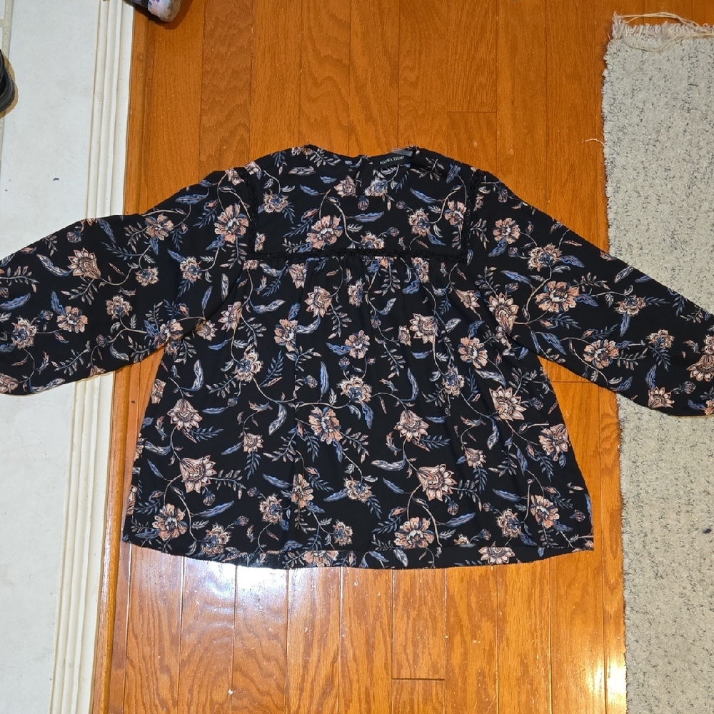 Ivanka Trump Black Floral Top Medium